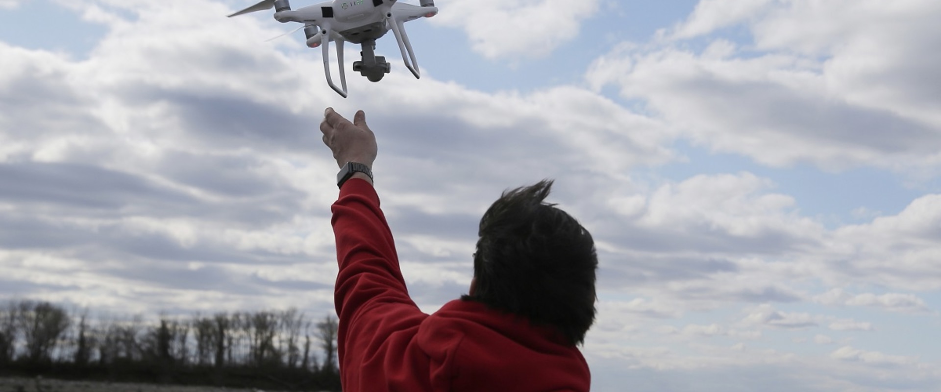 What You Need to Know Before Taking Photos Over Airports with a Drone